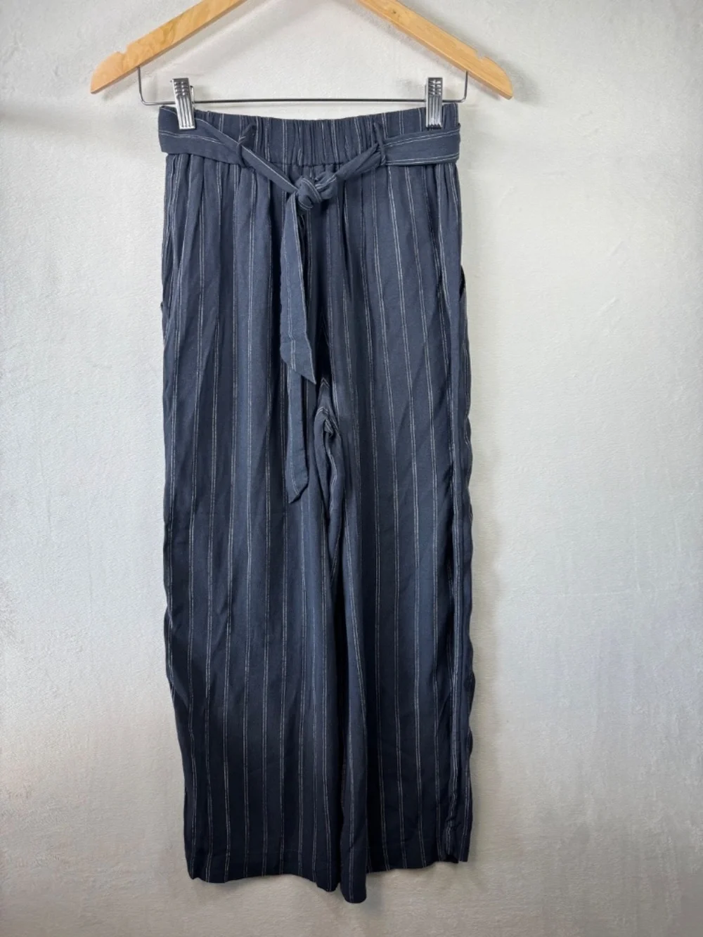 Wilfred Aritzia Faun Pants Navy Pinstripe Wide-Leg Pants XS